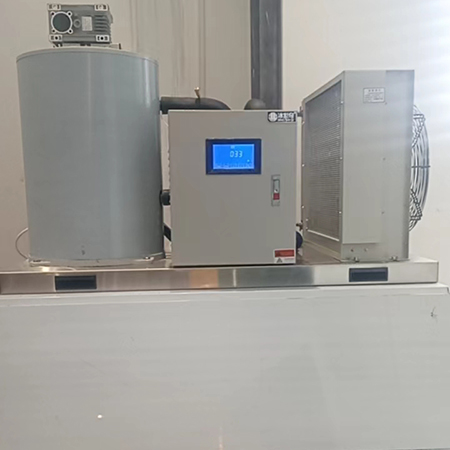 800公斤片冰机交付浙江舟山某海鲜酒店